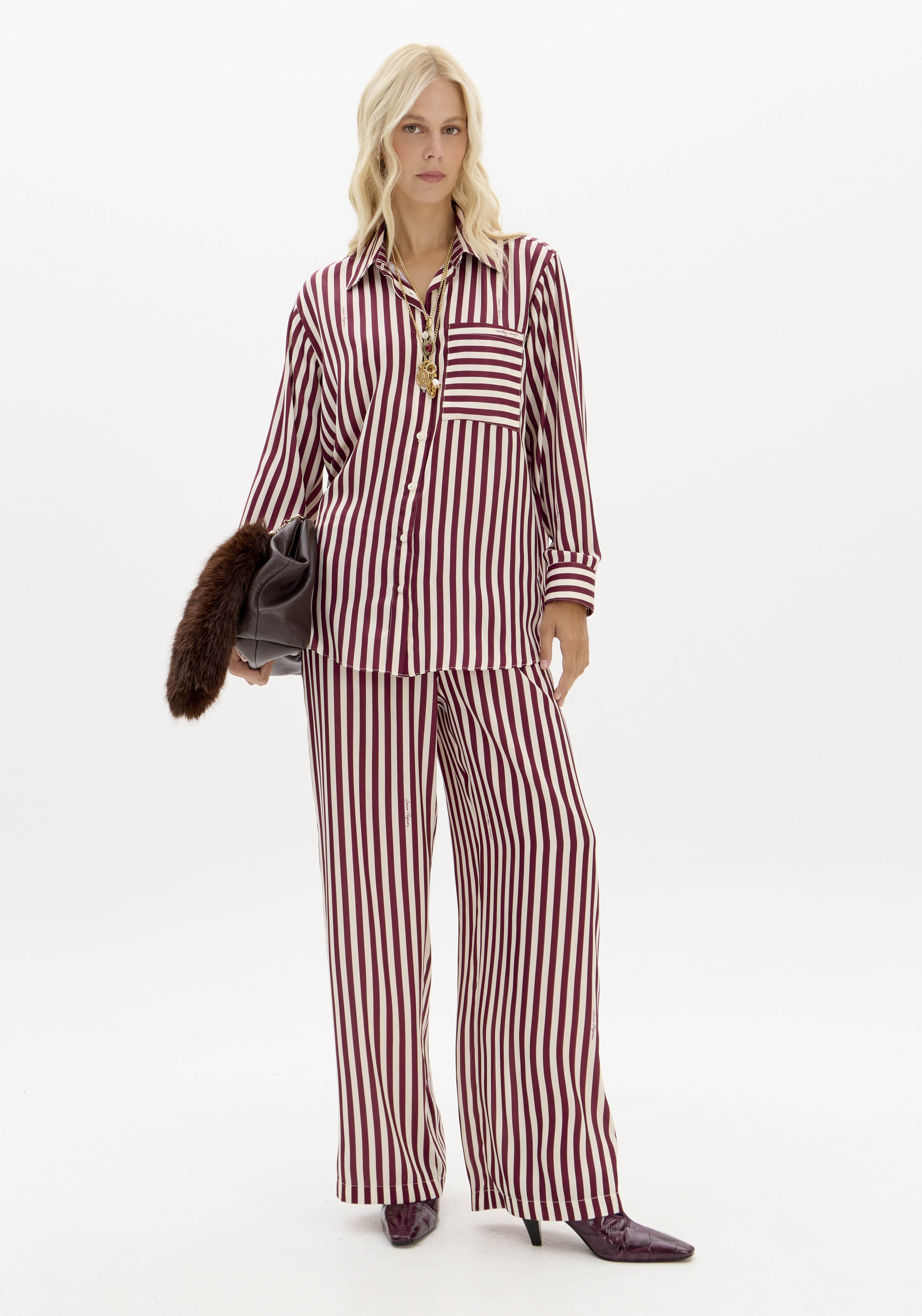 Camisa Acetinada Riscas Bordeaux - Lança Perfume 2