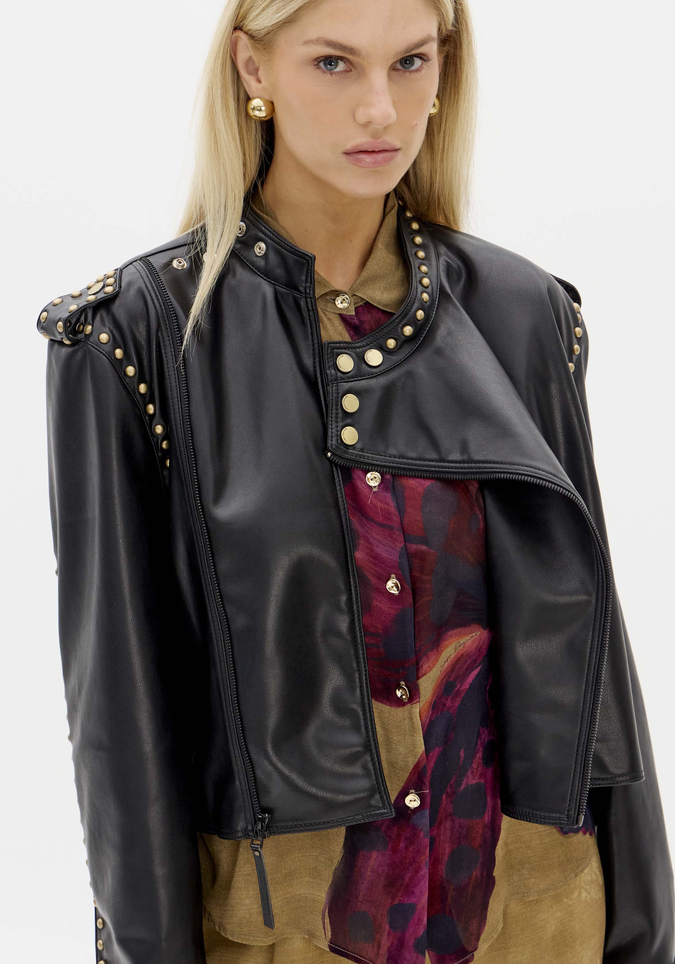 Casaco Biker Preto com Tachas - Lança Perfume 3