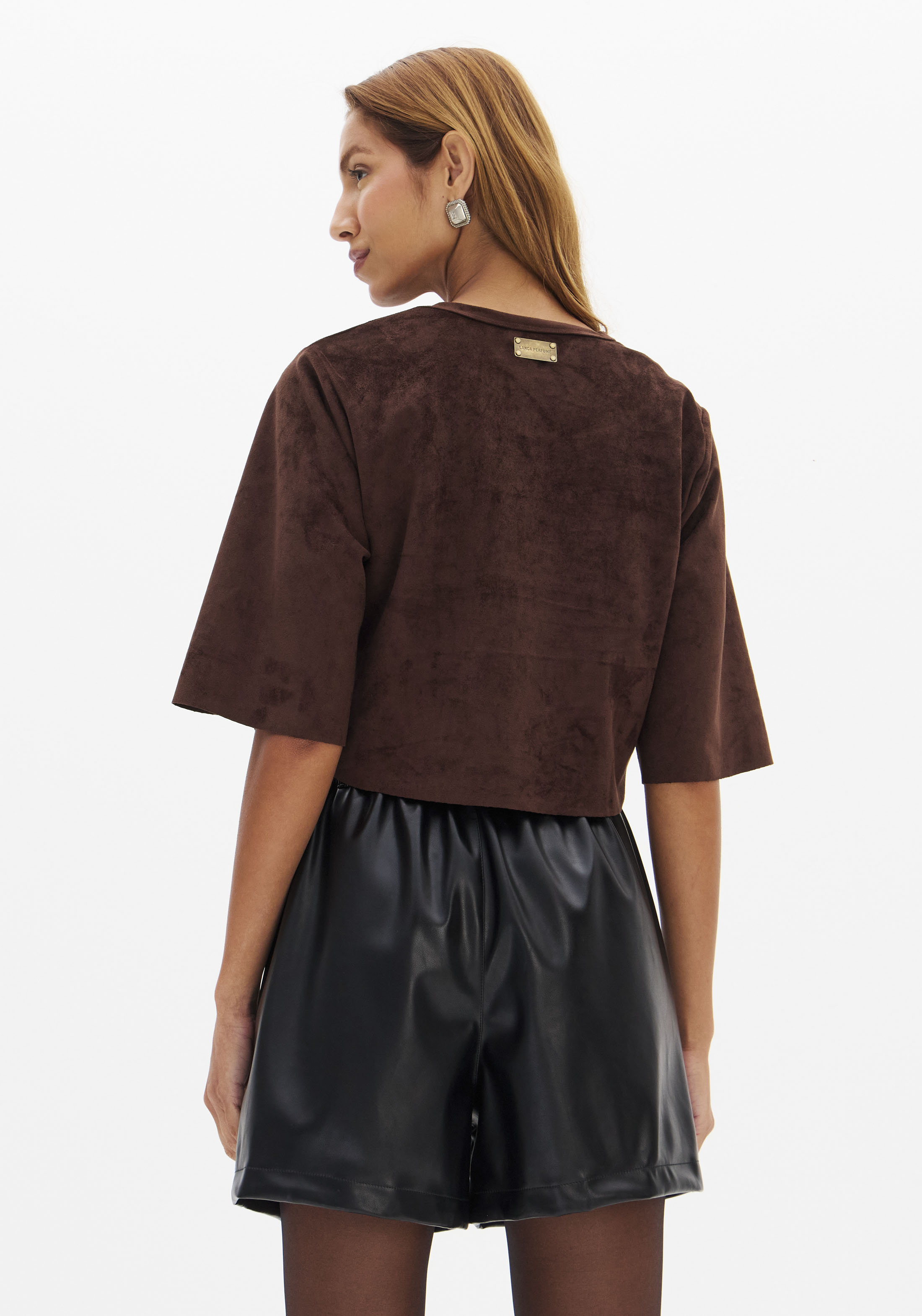 Blusa Manga Curta em Suede Castanho - Lança Perfume  2