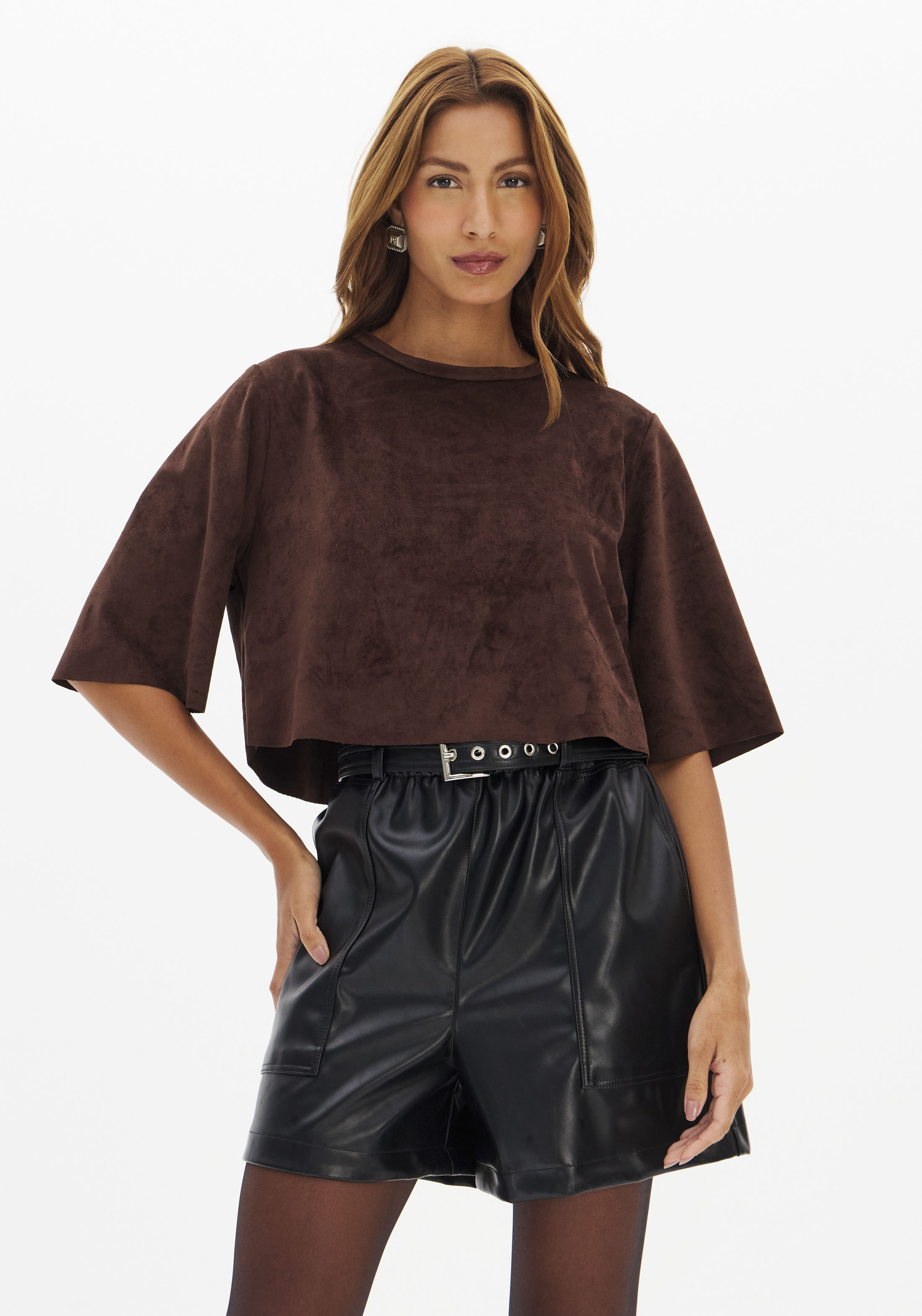 Blusa Manga Curta em Suede Castanho - Lança Perfume  1