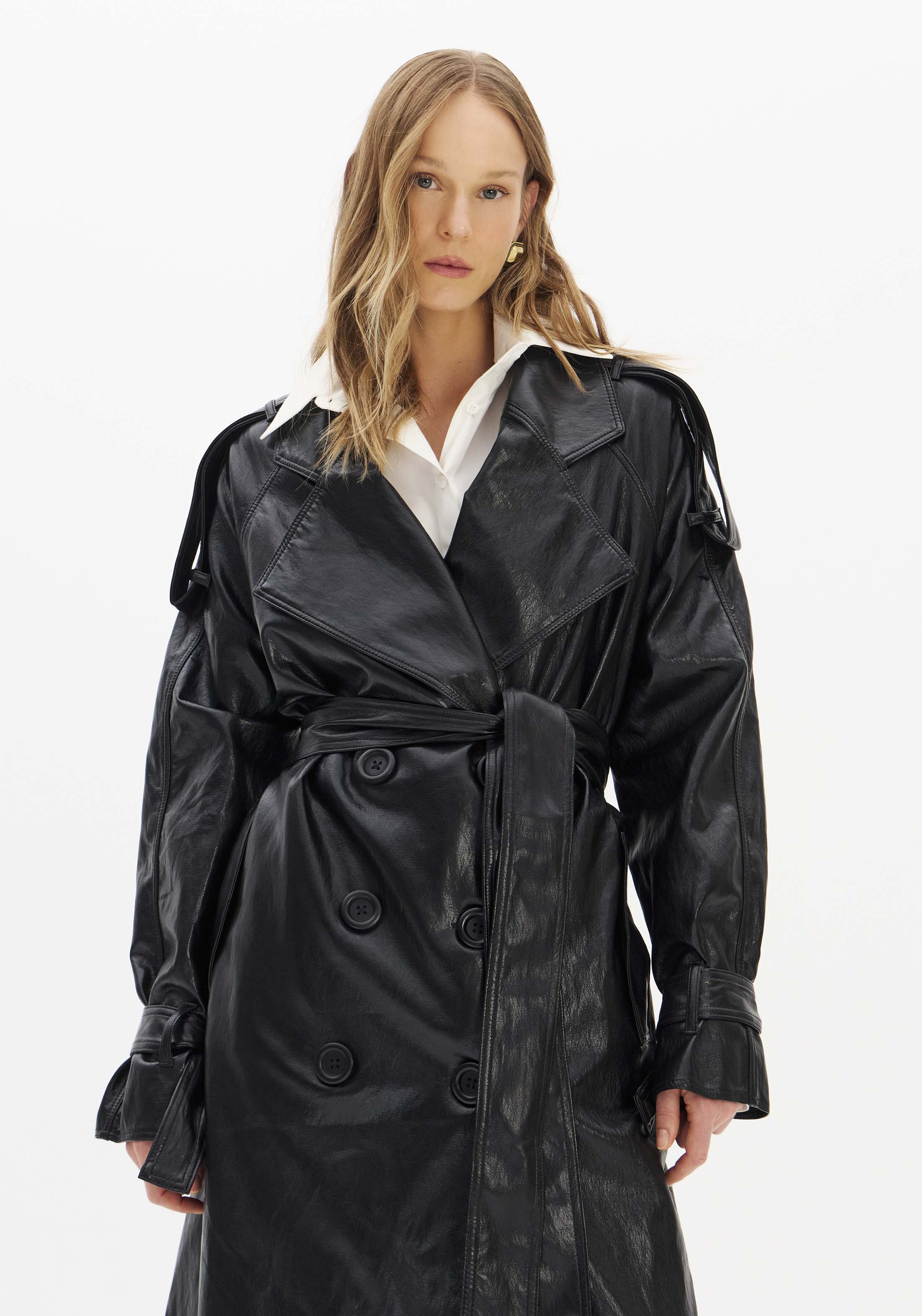 Trench Coat em Napa Preto - Lança Perfume 3