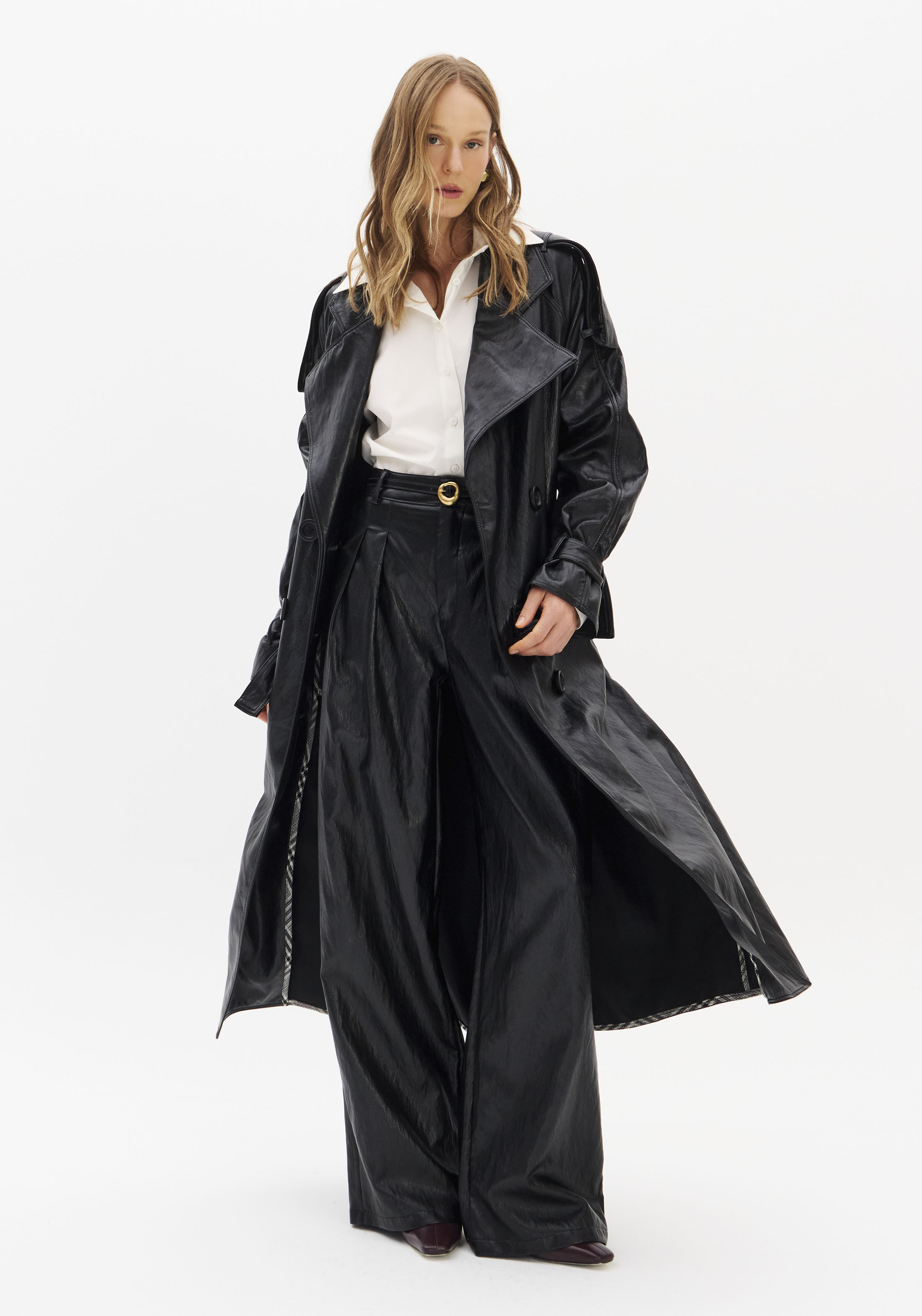Trench Coat em Napa Preto - Lança Perfume 1