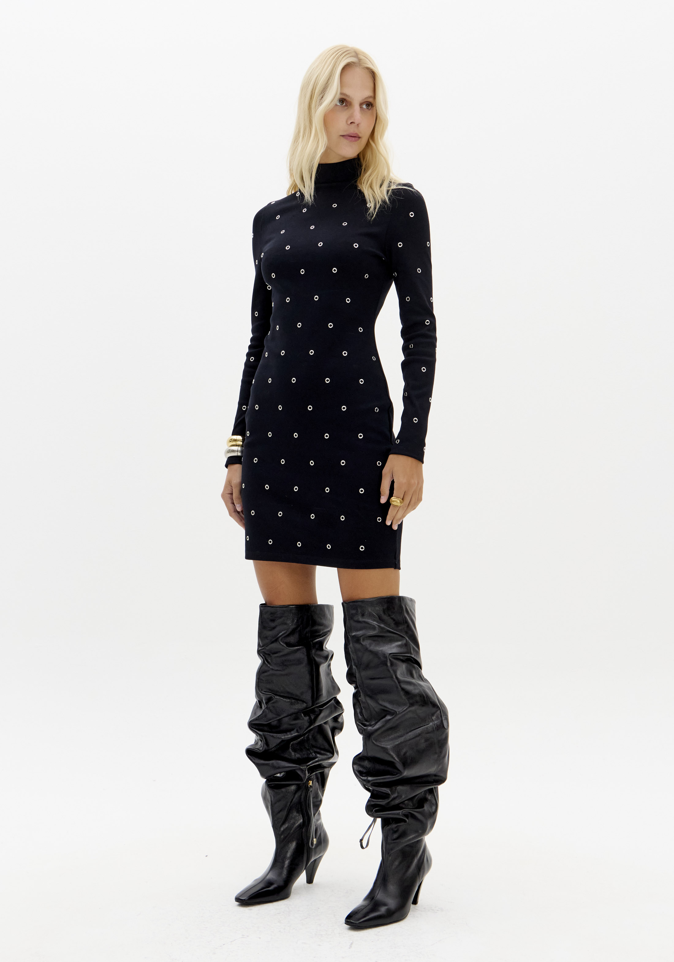 Vestido Curto com Tachas Preto - Lança Perfume 4