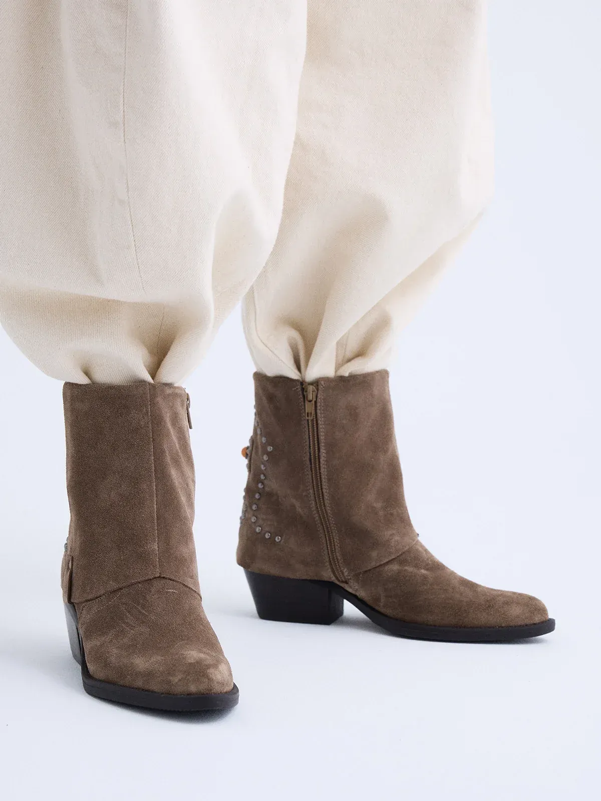 Bota de Camurça 18737-81 Taupe - ABF-97 by exé 2