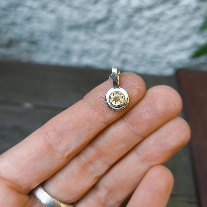 Punto luz citrino grande ✨ 3