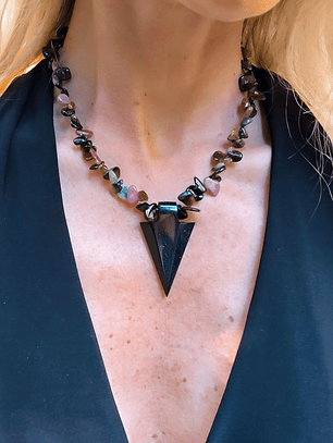 Collar punta flecha obsidiana