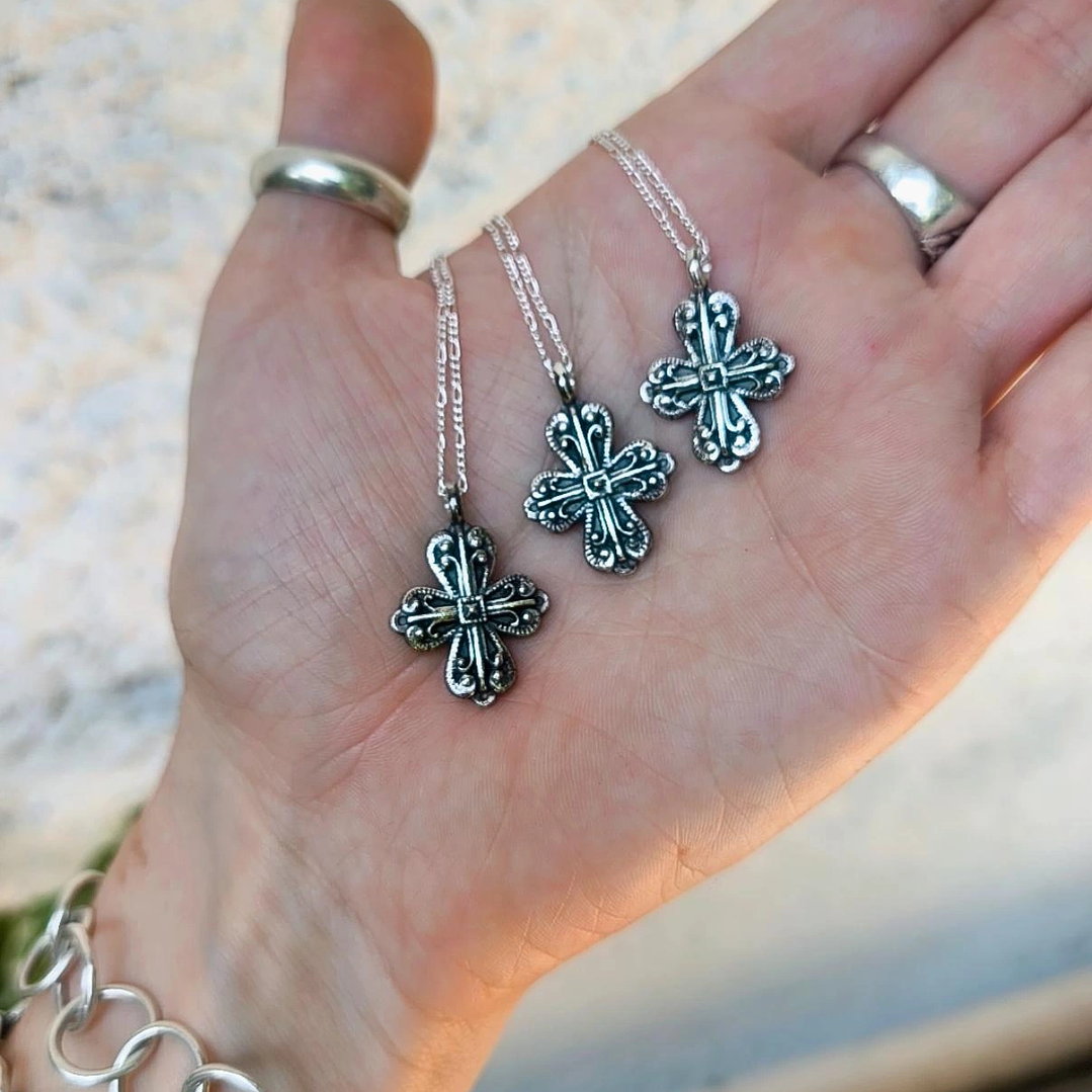 Cruz Rococó tallada 1