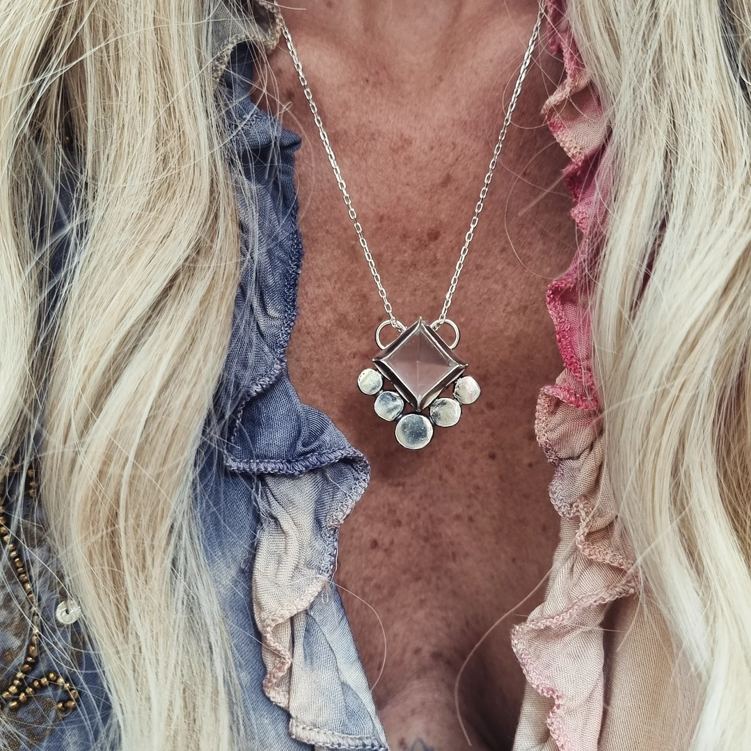 Pirámide cuarzo Cristal 2