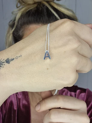 Collar letra A