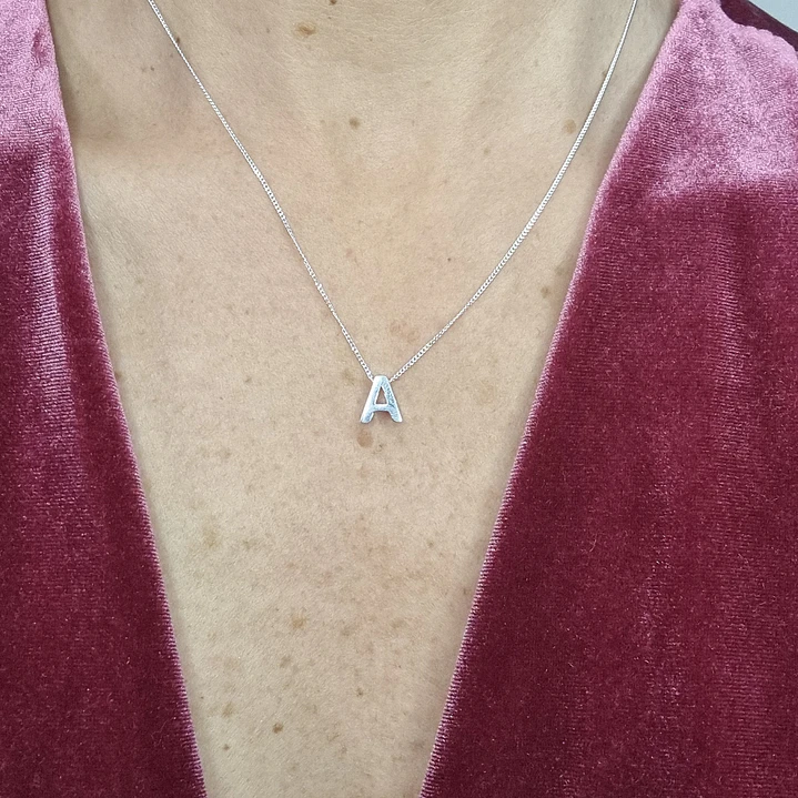 Collar letra A 2