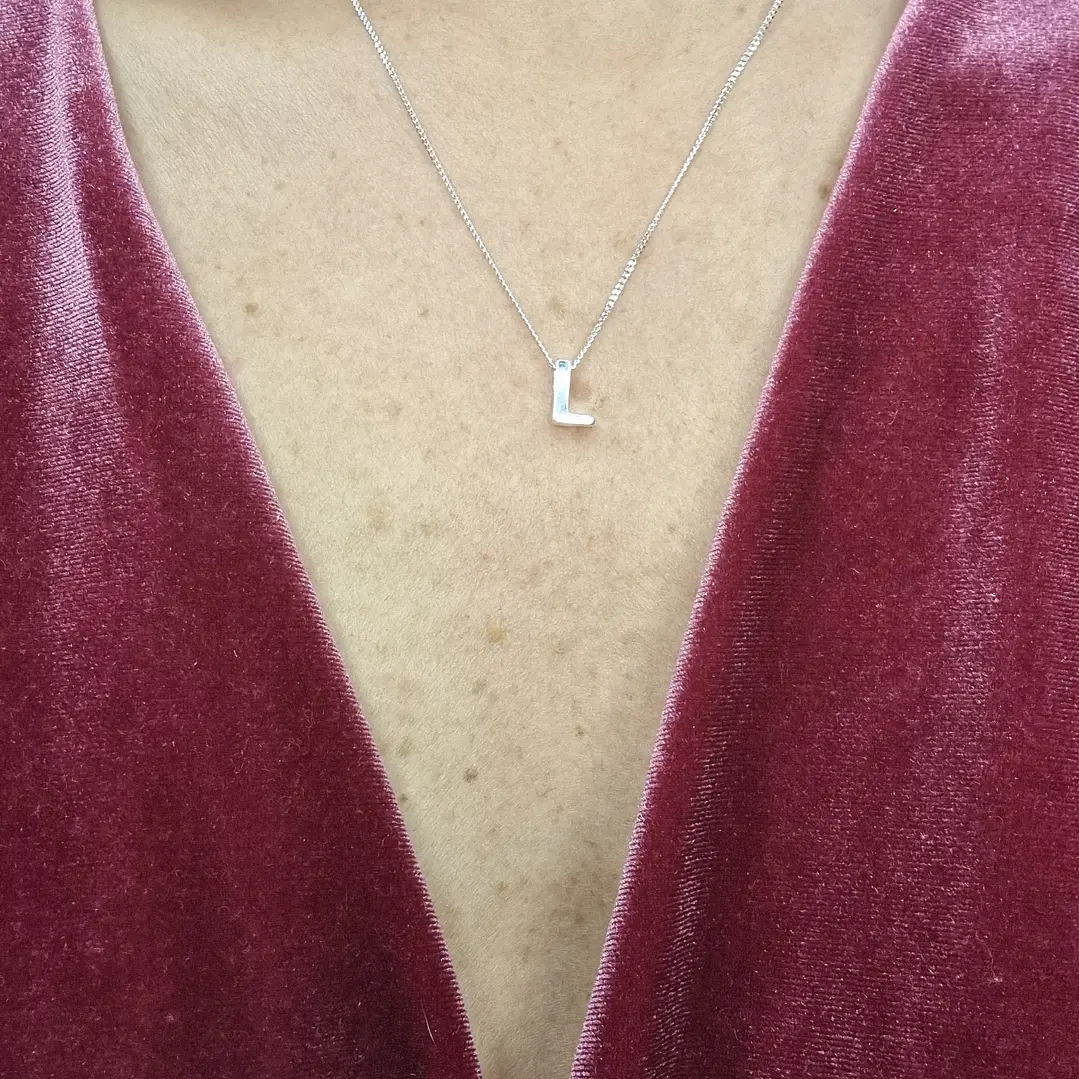Collar letra L 2