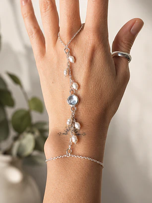 Hand Chain Panja perlas y cuarzo cristal