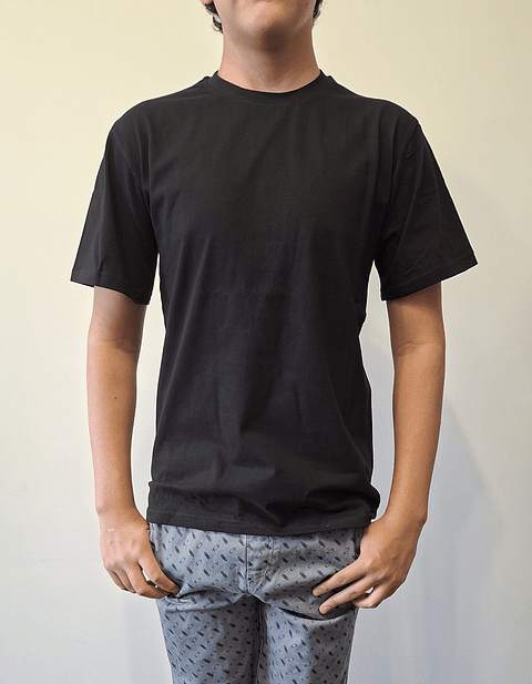 Polera lisa cuello redondo negra