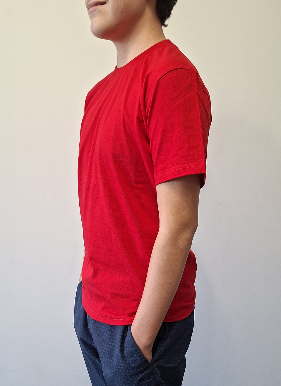 Polera lisa cuello redondo roja 2