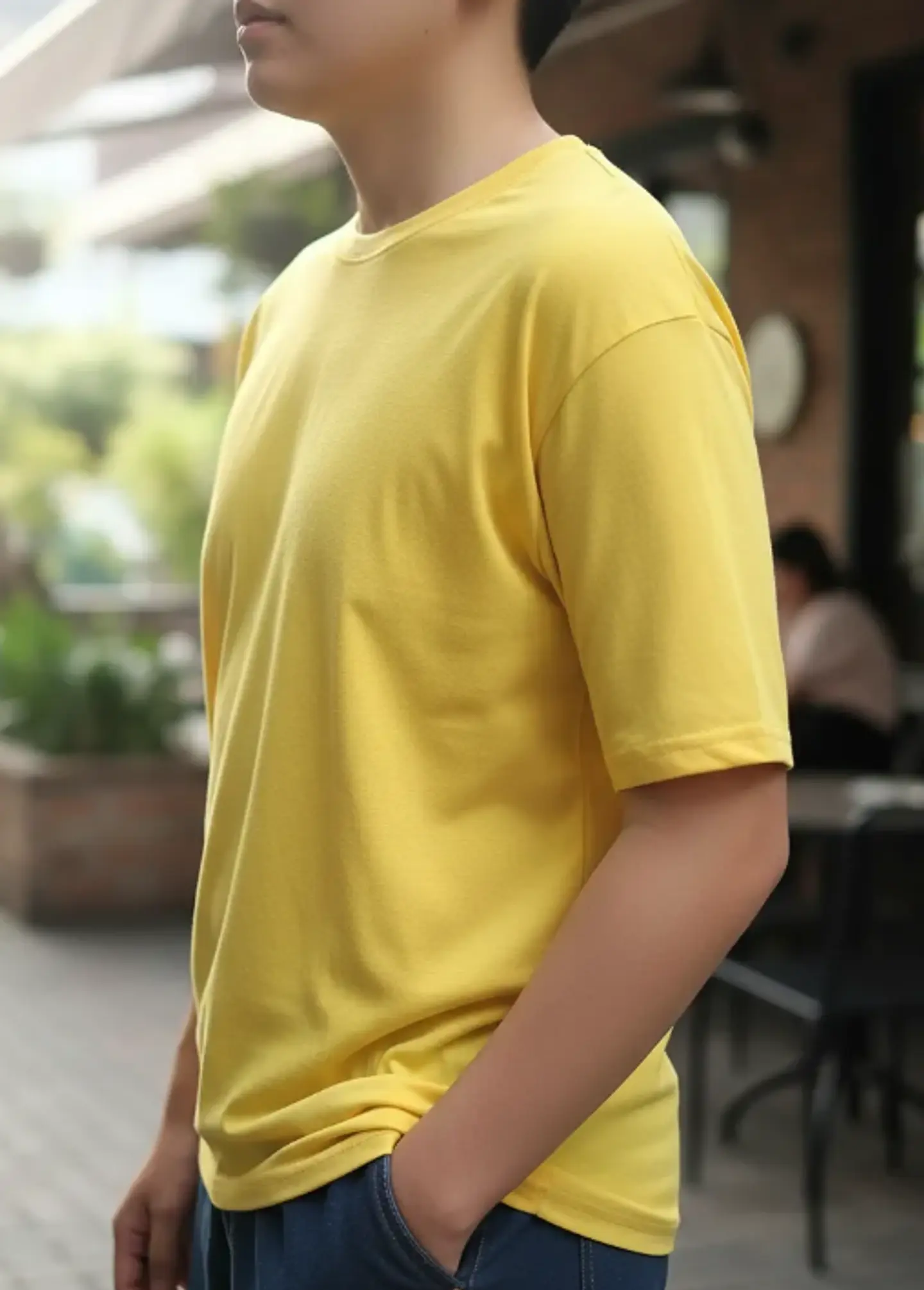 Polera lisa cuello redondo amarillo 4