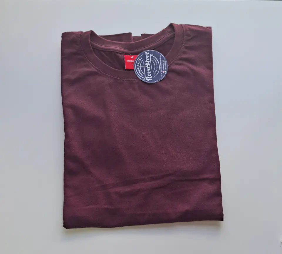 Polera lisa cuello redondo burdeo 4