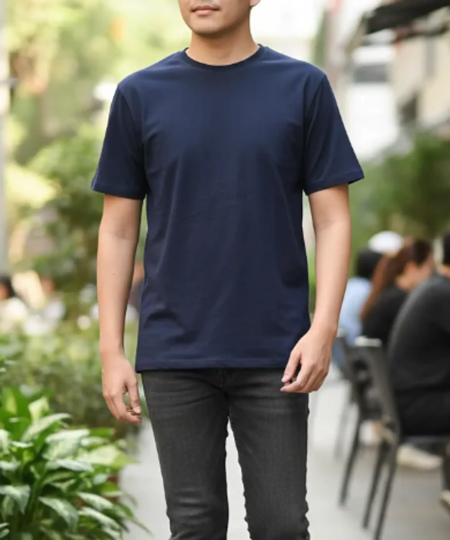 Polera lisa cuello redondo azul marino 1