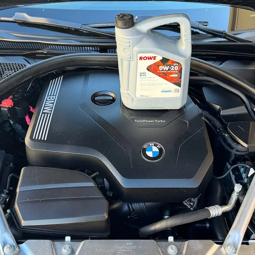 Aceite 0W-20 sintético ROWE para motores modernos e híbridos