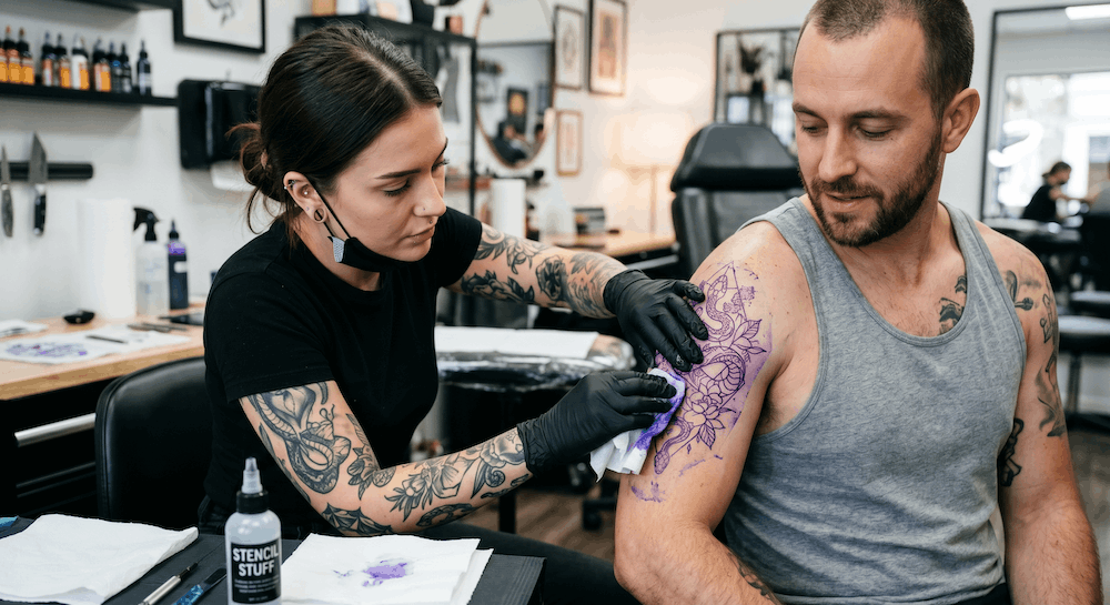 ¿Se puede usar desodorante para pegar el stencil? 