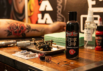 ¿Dónde comprar jabón antibacterial y espuma para tatuar en Cali?