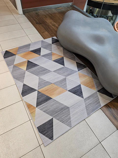 Alfombra New Triangle