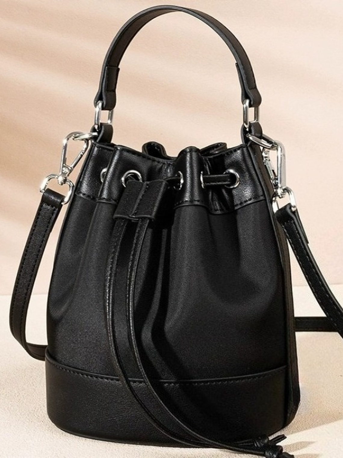 Women'S Retro Bucket Bag - Crossbody & Handbag with Adjustable Strap, Drawstring Closure, Golden-Tone Hardware & Lining - Solid Everyday Purse for Casual & Formal Outfits - Durable & Versatile Women'S 1