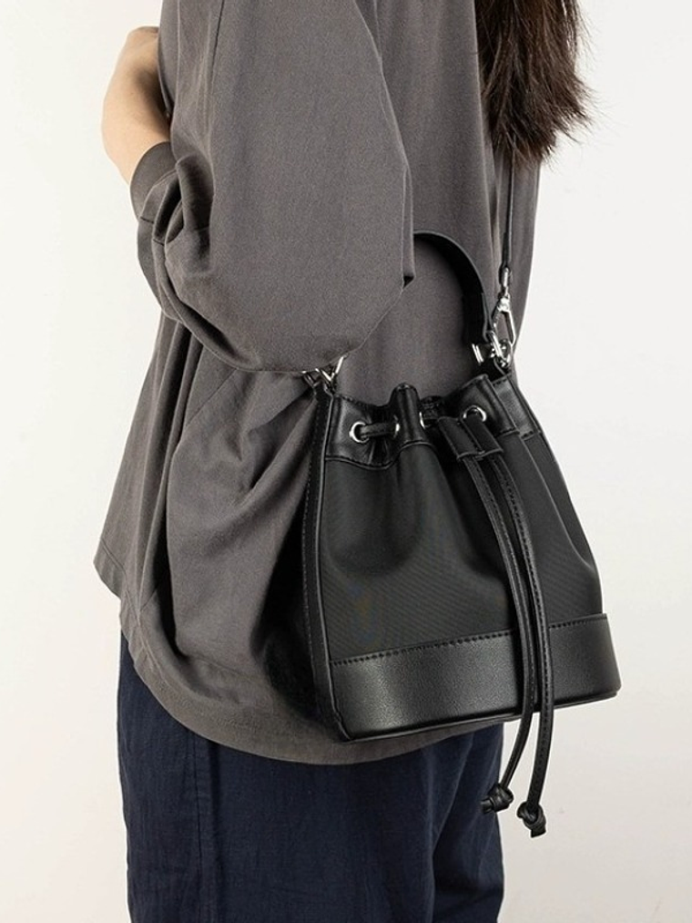 Women'S Retro Bucket Bag - Crossbody & Handbag with Adjustable Strap, Drawstring Closure, Golden-Tone Hardware & Lining - Solid Everyday Purse for Casual & Formal Outfits - Durable & Versatile Women'S 5