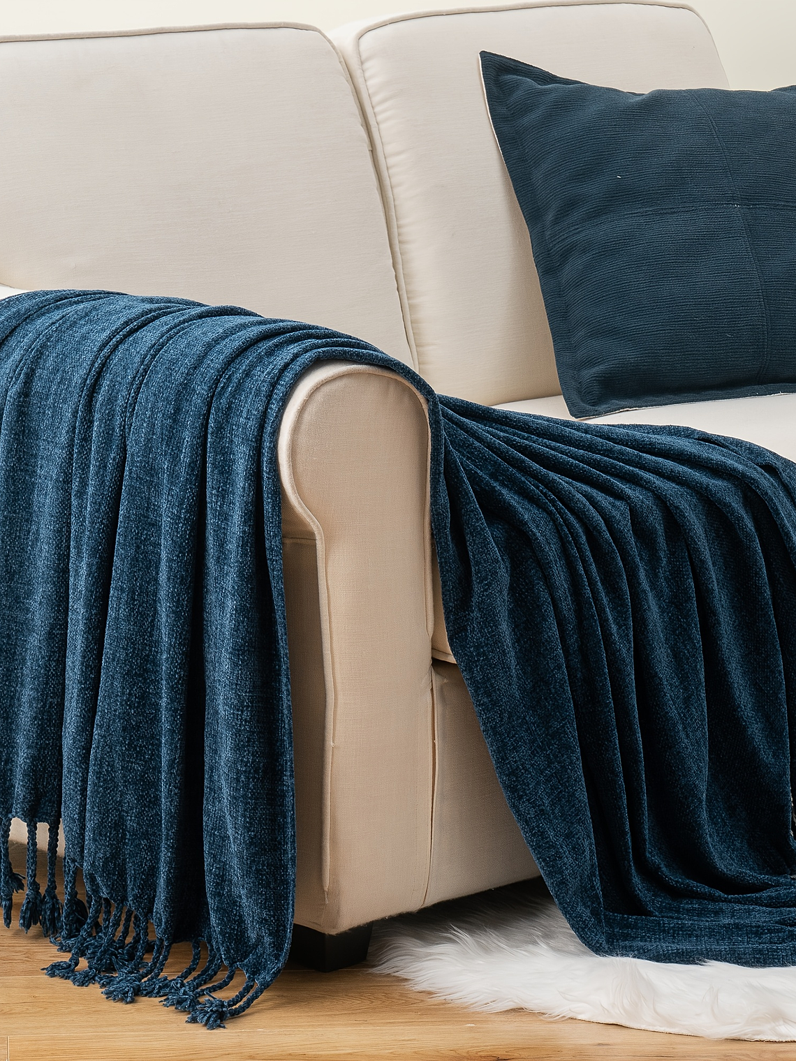 Luxury Chenille Throw Blanket, Plush Soft Fringe Trim No-Sew Edges, Cozy Chenille Fabric All-Season Bedspread-Style Couch Cover, for Sofa Bed & Home Decor, 50