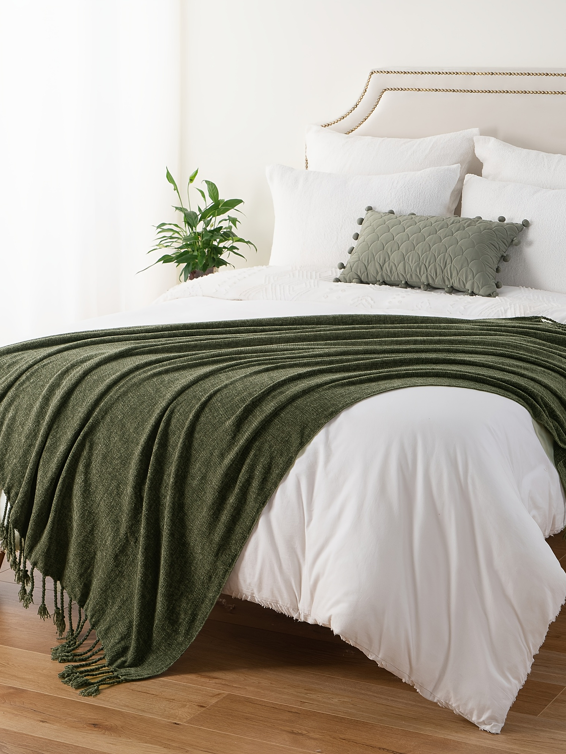 Luxury Chenille Throw Blanket, Plush Soft Fringe Trim No-Sew Edges, Cozy Chenille Fabric All-Season Bedspread-Style Couch Cover, for Sofa Bed & Home Decor, 50