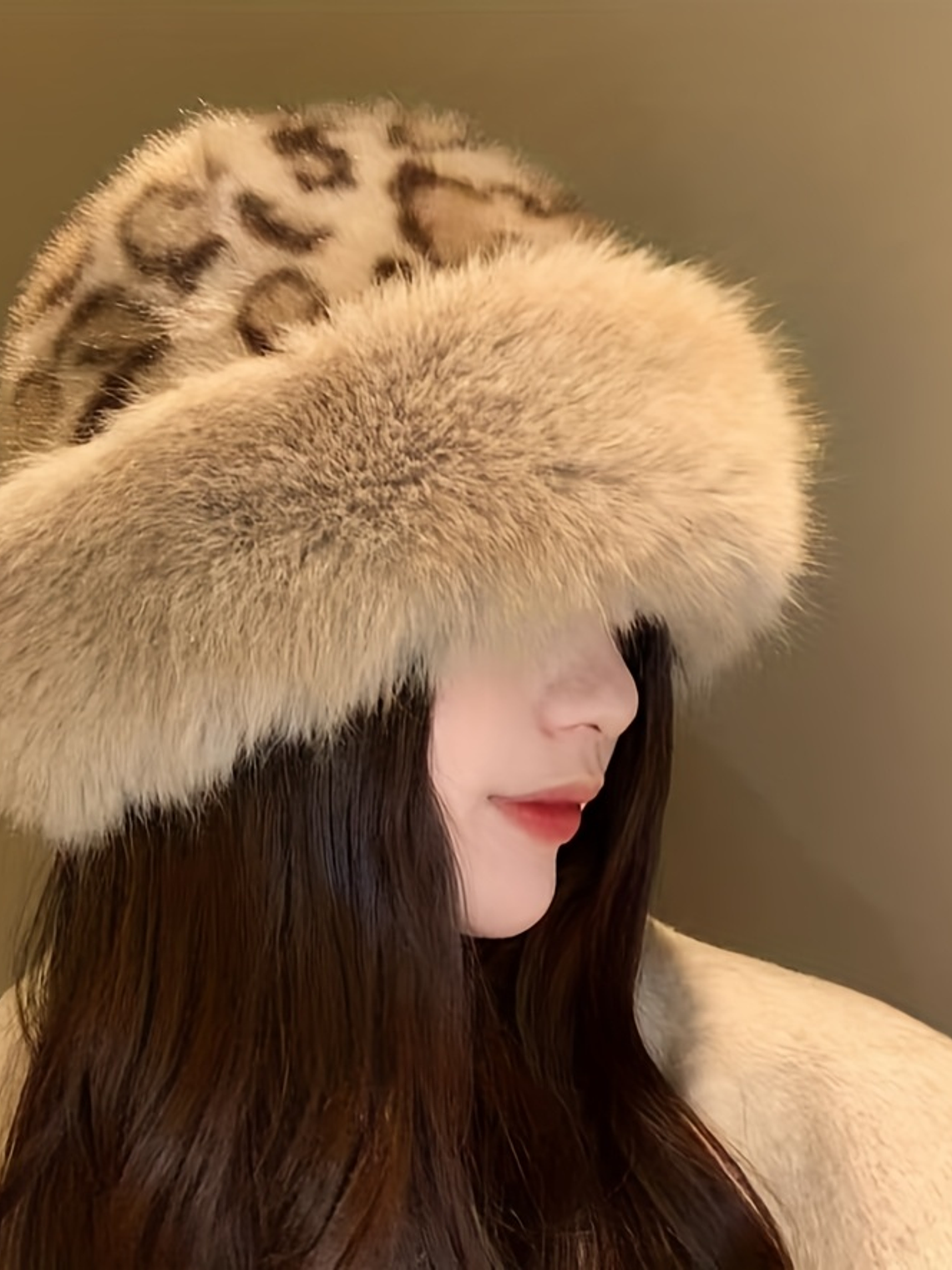 RF Plush Faux Fur Hat with Bear Ears  4