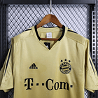 BAYERN MUNICH Retro 04/05 (Away Kit) 4