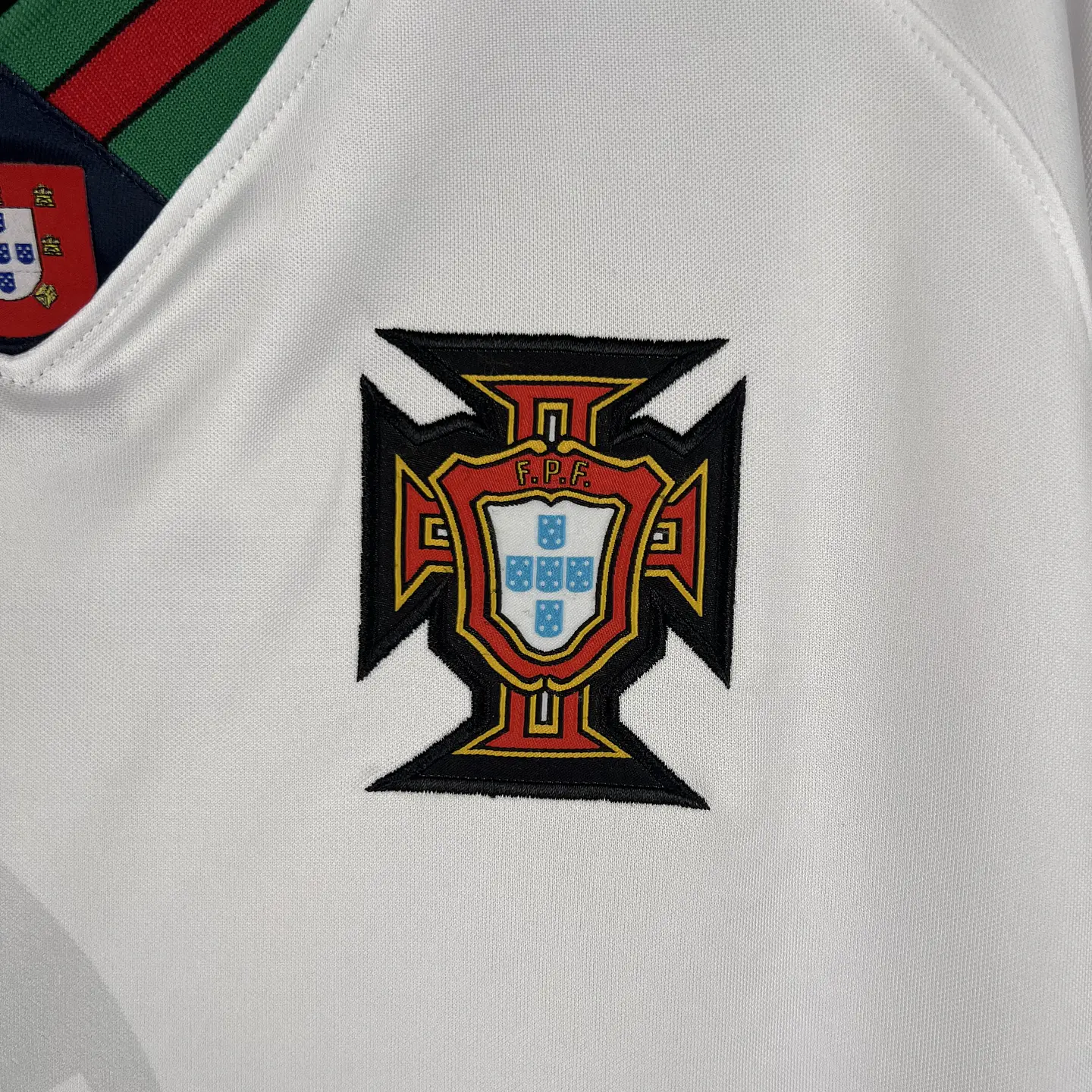 Portugal 96/97 Retro (Away Kit) 4