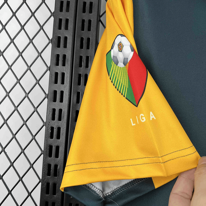 SPORTING CP Retro 2002/03 (Away) 5