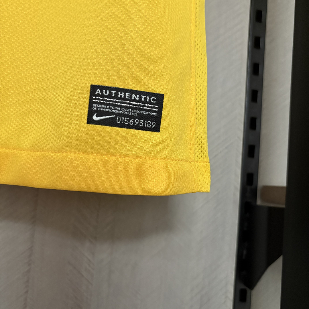 BRASIL Retro 2010 (Home Kit) 5