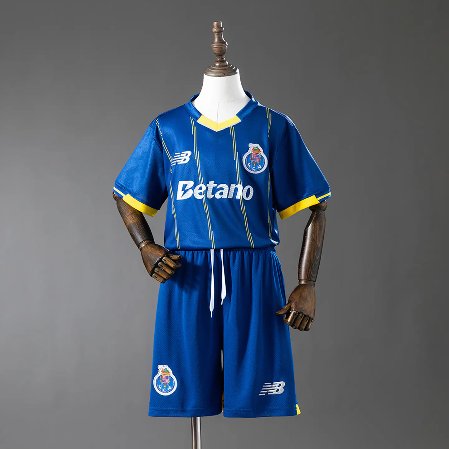 FC PORTO 25/26 (Celebração Liga Europa Dublin) Kit Criança  1