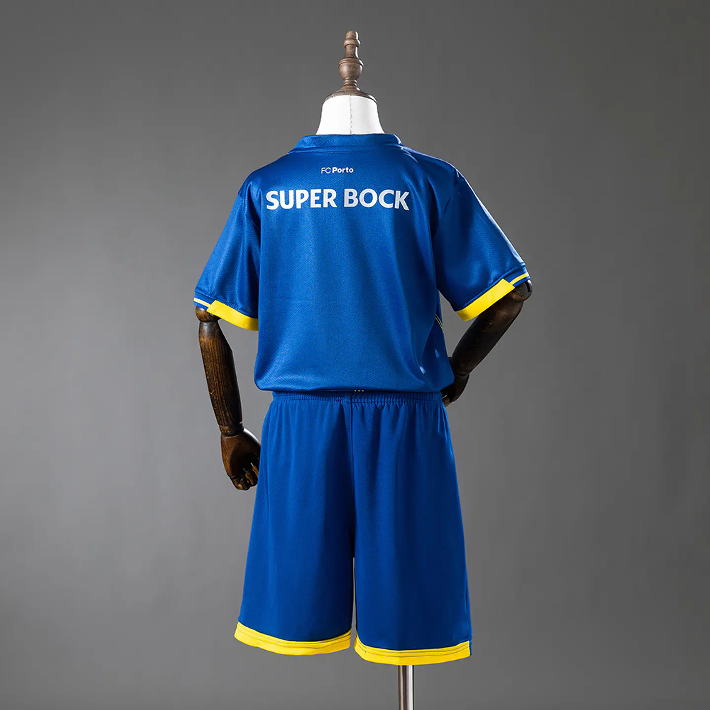 FC PORTO 25/26 (Celebração Liga Europa Dublin) Kit Criança  2