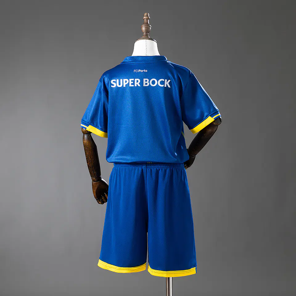 FC PORTO 25/26 (Celebração Liga Europa Dublin) Kit Criança  2