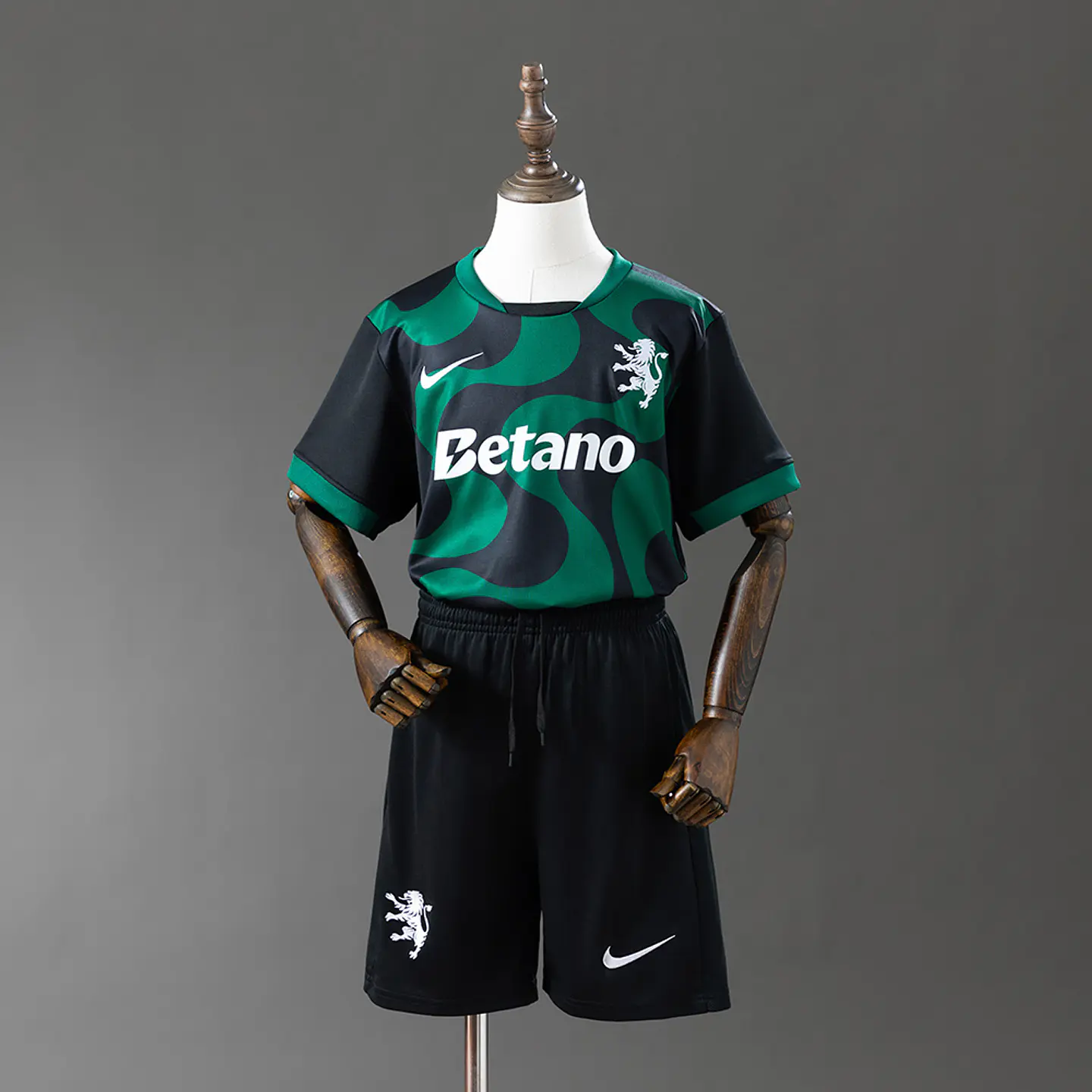 SPORTING CP 25/26 (Alternativa Preta) Kit Criança 1
