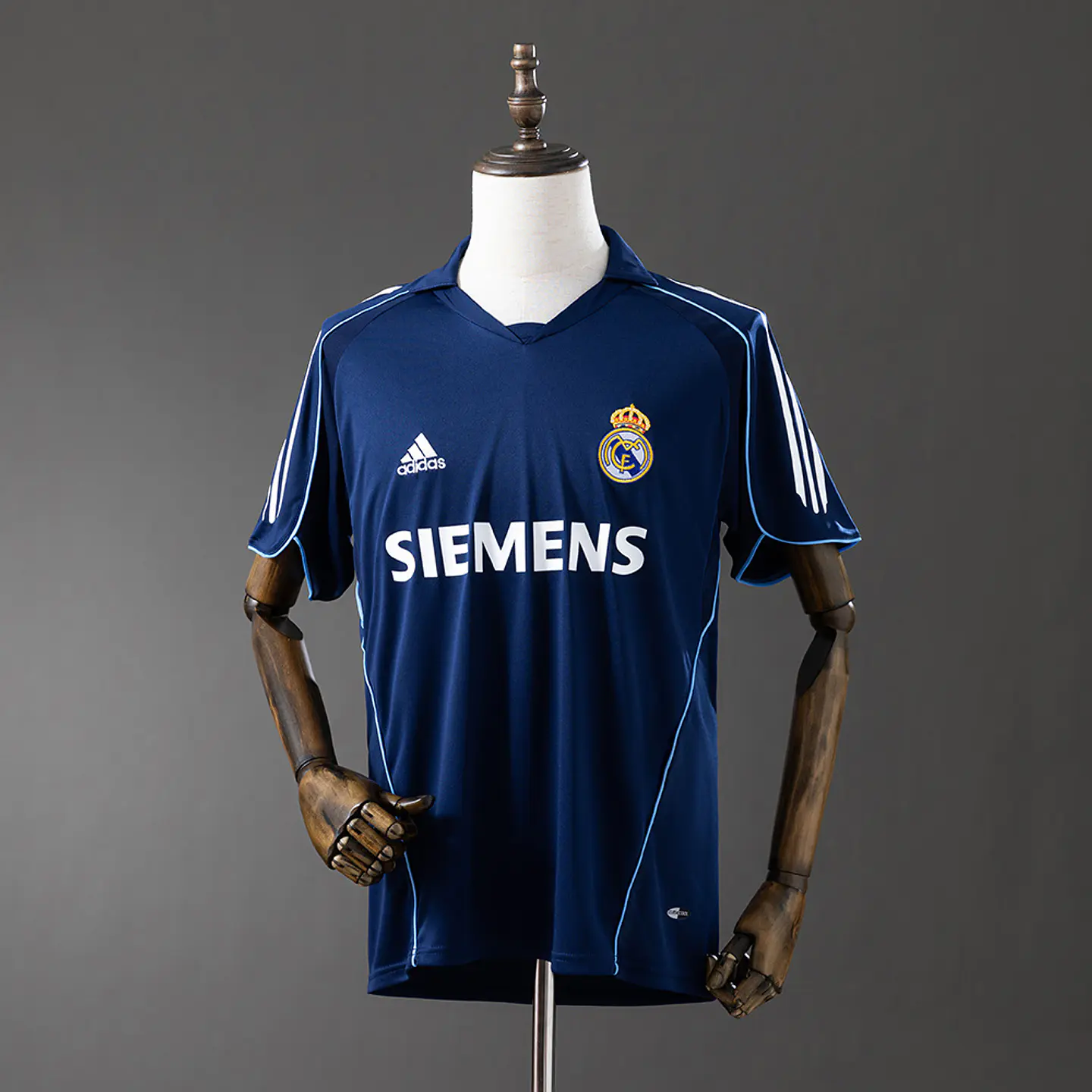 REAL MADRID Retro 05/06 (Away Kit) 1