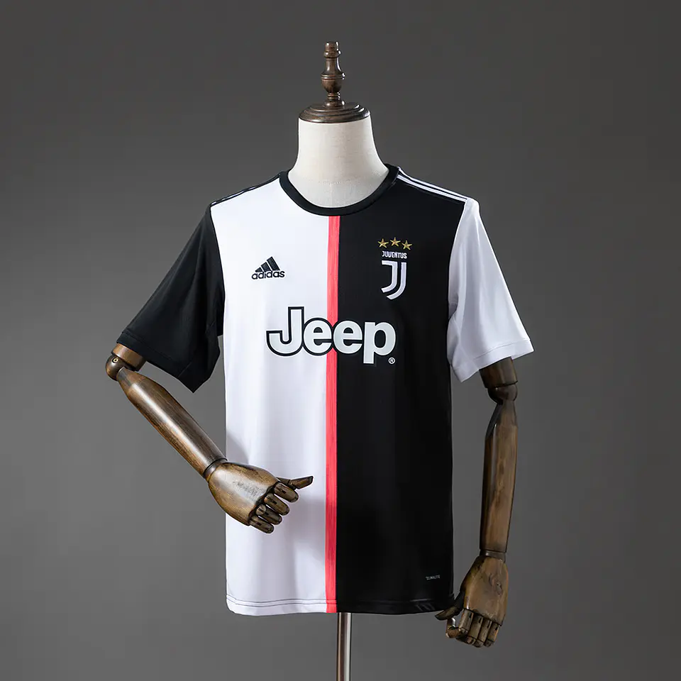 JUVENTUS FC 19/20 Retro (Home Kit) 1