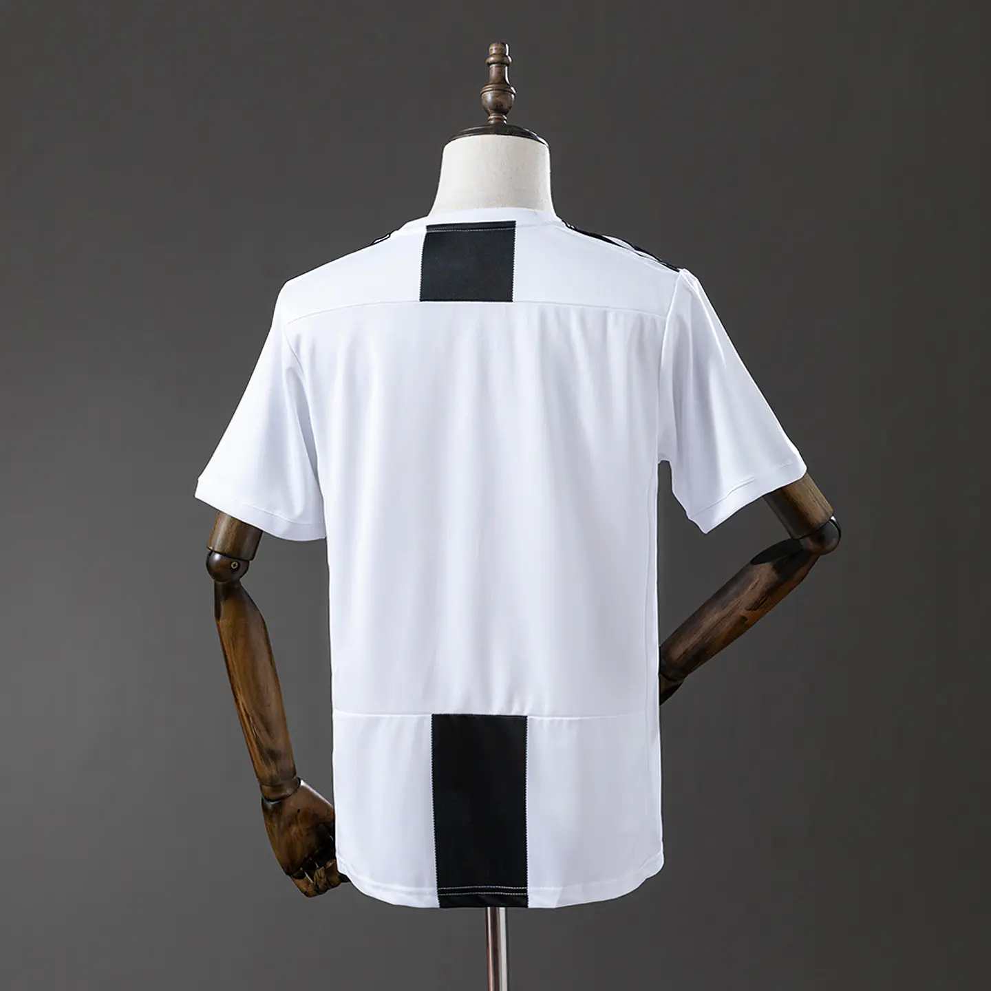 JUVENTUS FC 18/19 Retro (Home Kit) 2
