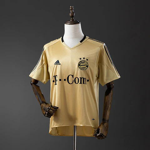 BAYERN MUNICH Retro 04/05 (Away Kit)