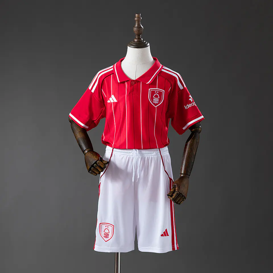 NOTTINGHAM FOREST 25/26 (Home Kit Criança) 1