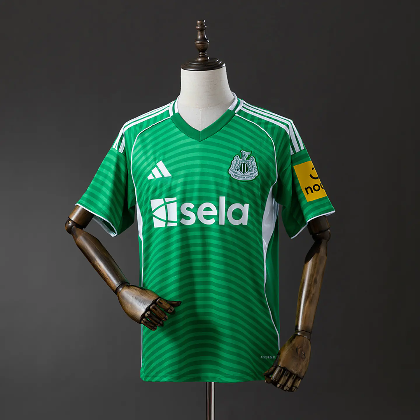 NEWCASTLE 25/26 (Away Kit) 1