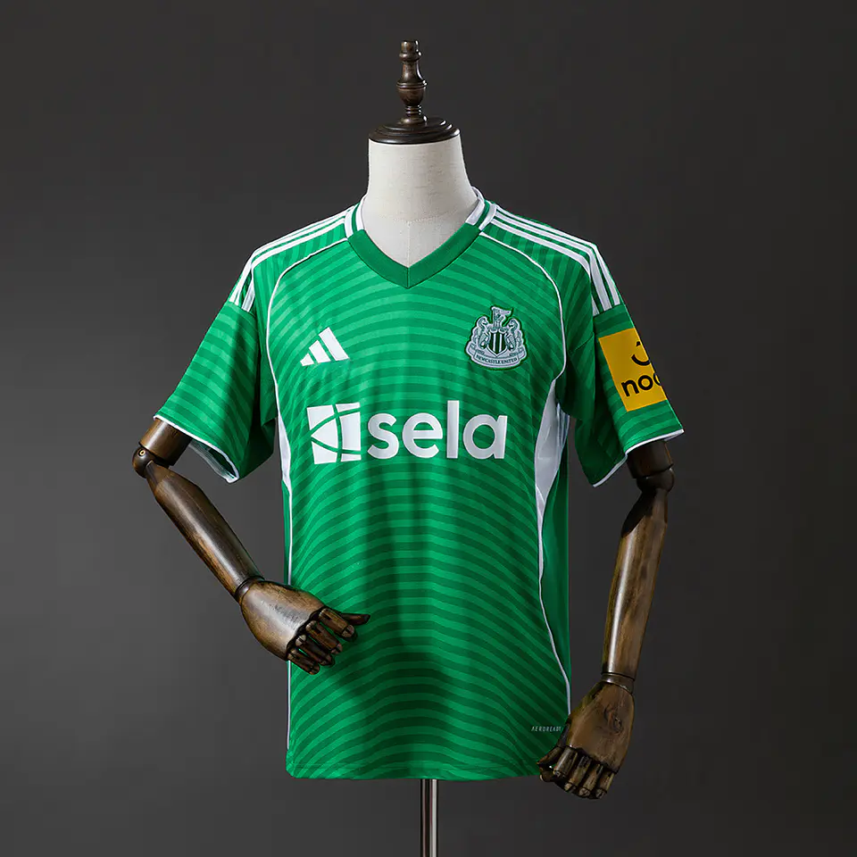 NEWCASTLE 25/26 (Away Kit) 1