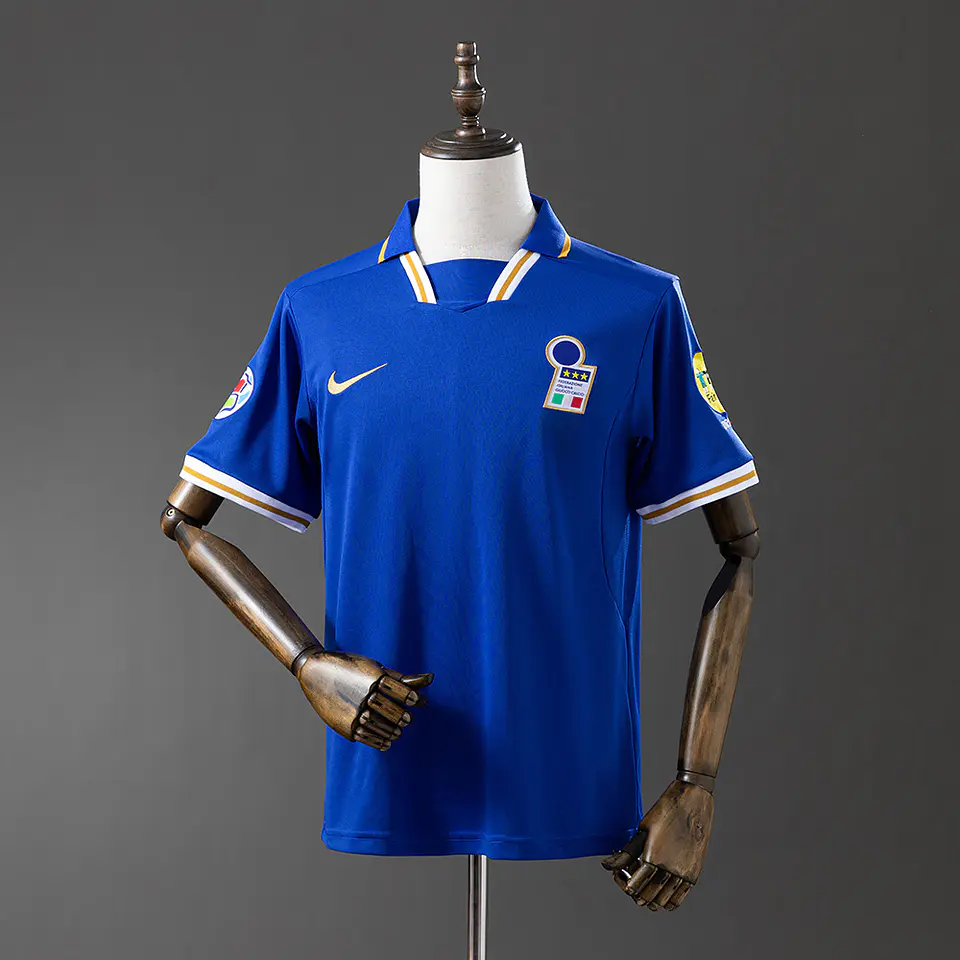 ITÁLIA 1996 Retro (Home Kit) 1
