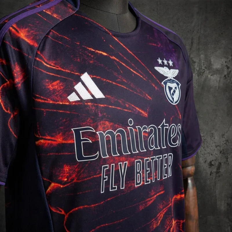 SL BENFICA 2026 (Adidas x Vhils) 6