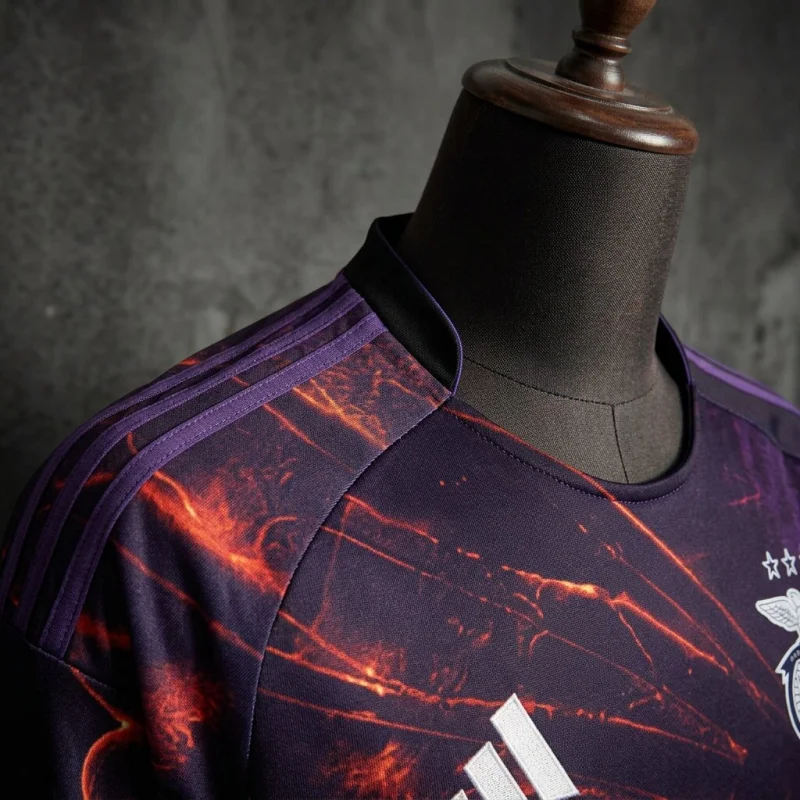 SL BENFICA 2026 (Adidas x Vhils) 7