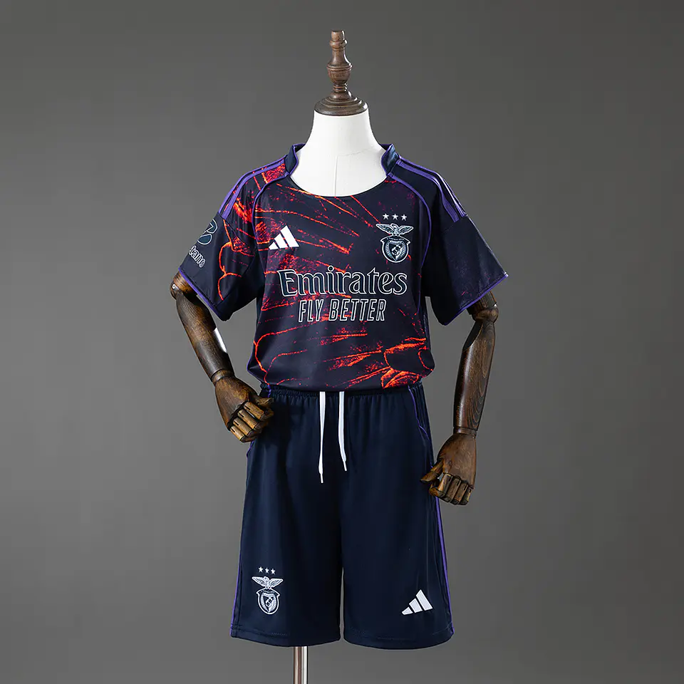 SL BENFICA 2026 (Adidas x Vhils) Kit Criança 1