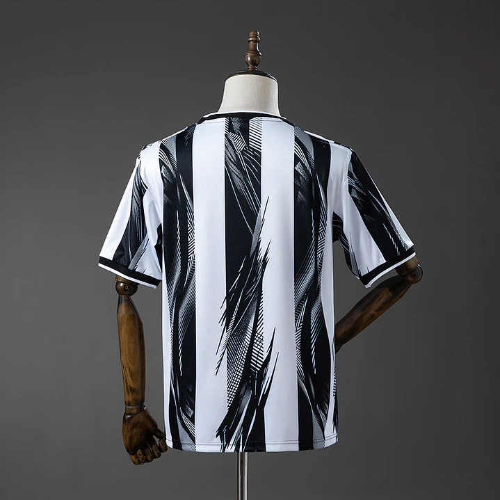 NEWCASTLE 26/27 (Home Kit) 2